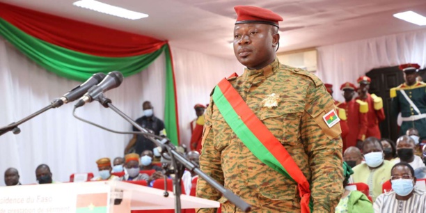 Au Burkina Faso, la junte fixe à trois ans la période de transition avant des élections