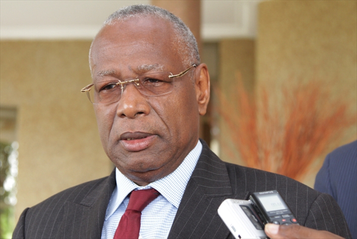 Abdoulaye Bathily lors de la dédicace de son livre :  « C’est par la lutte qu’on se libère»