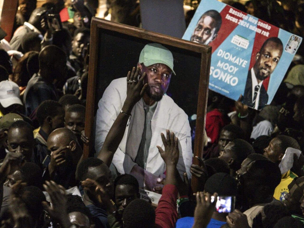 Élargis de prison :  Diomaye et Sonko accueillis triomphalement à Ziguinchor